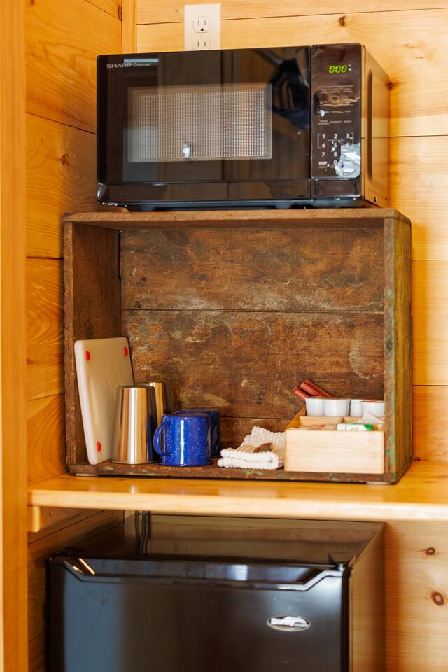 Eco-Modern Cabin #2 • Quiet Maine Getaway • Sauna