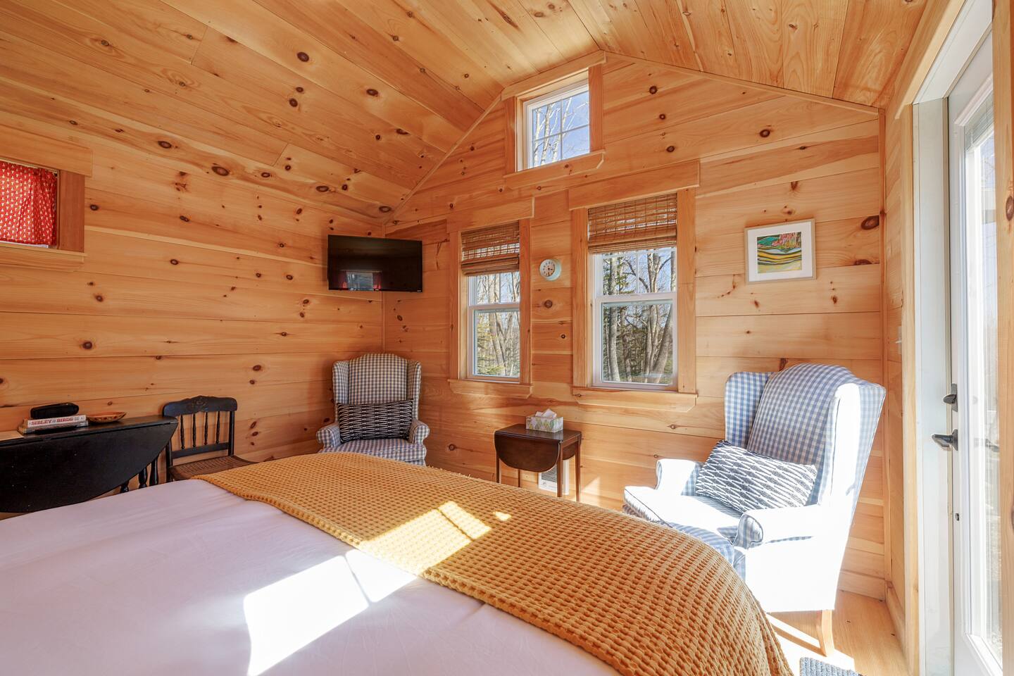 Beautiful Maine Cabin #5 • Wood Fired Cedar Sauna