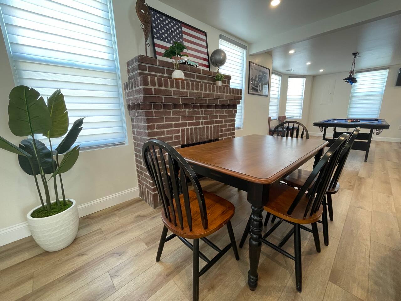 Cadillac Blue House - Luxury w/ Pool Table!
