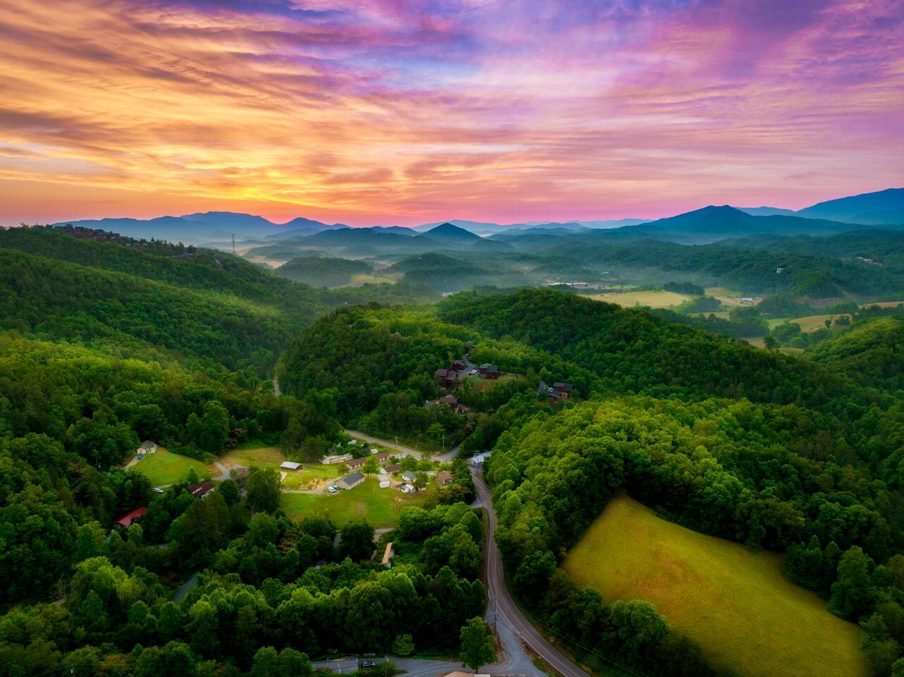 Epic Mountain Views, Theater, Hot Tub, Firepit Fun
