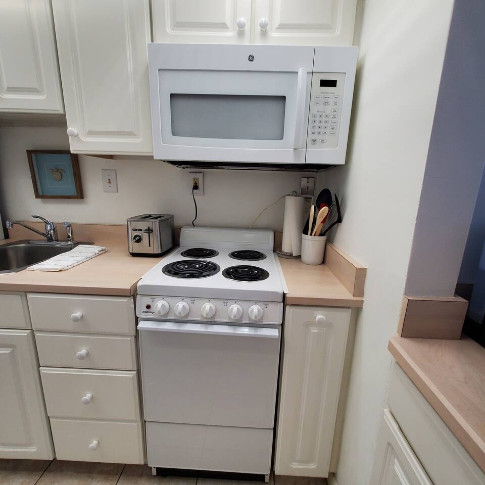 Ormond OceanFront Luxury Studio Condo w/kitchen