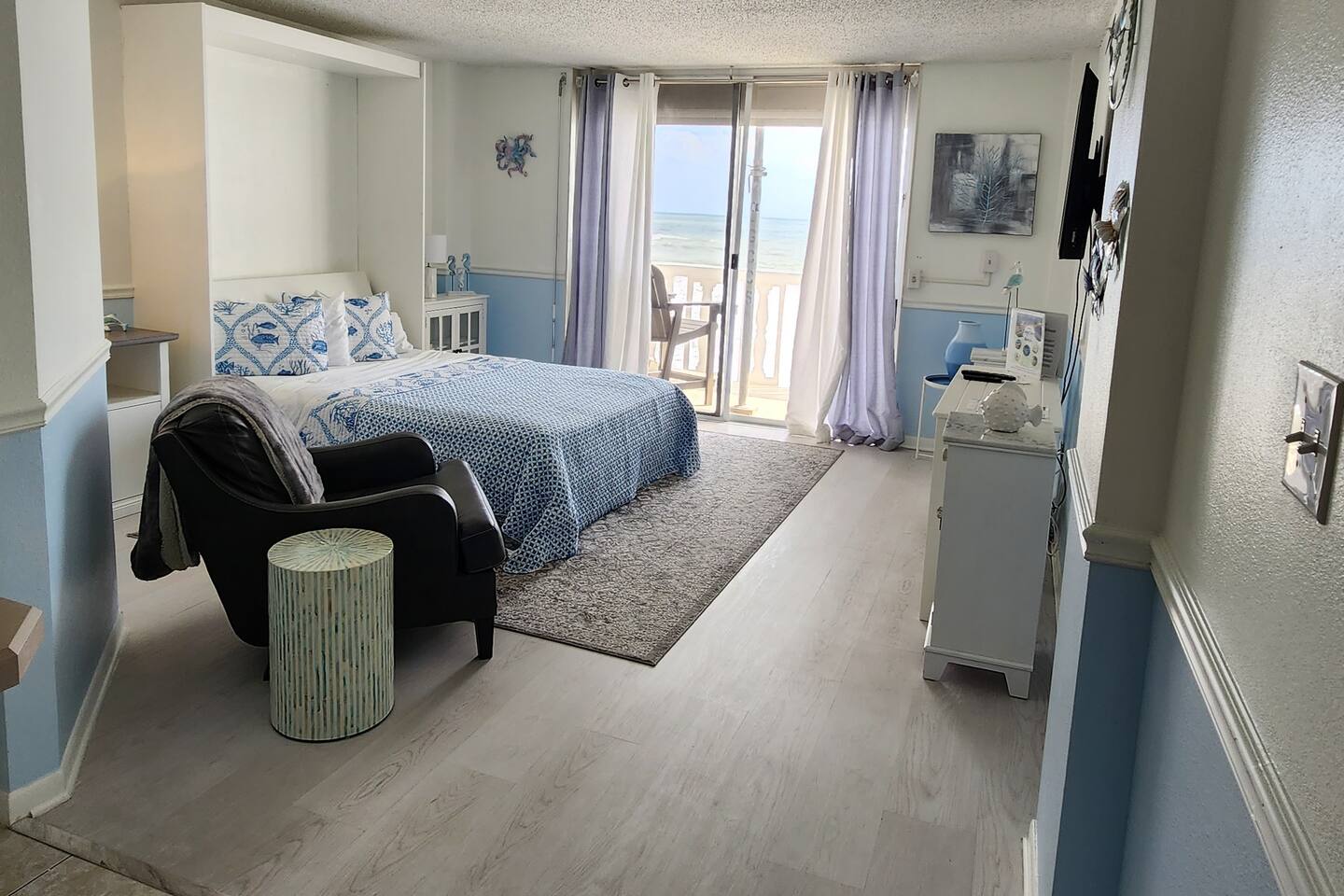 Ormond OceanFront Luxury Studio Condo w/kitchen