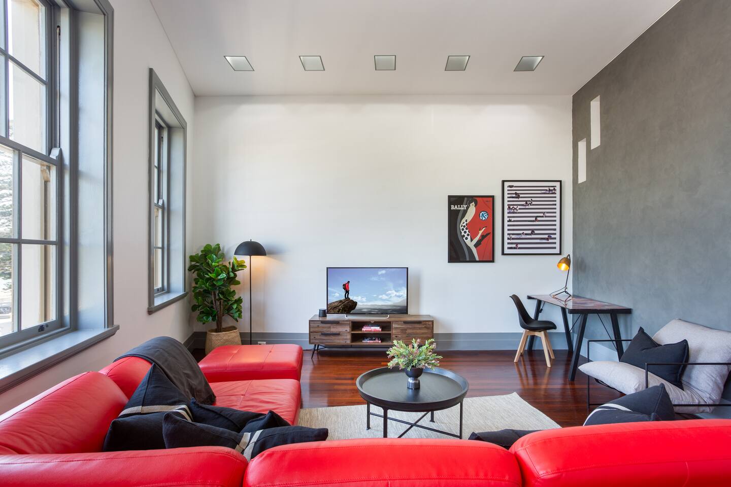 Spacious Harbourfront 3 bed 2 bath opp Wharf-views — Manly — vacation rental
