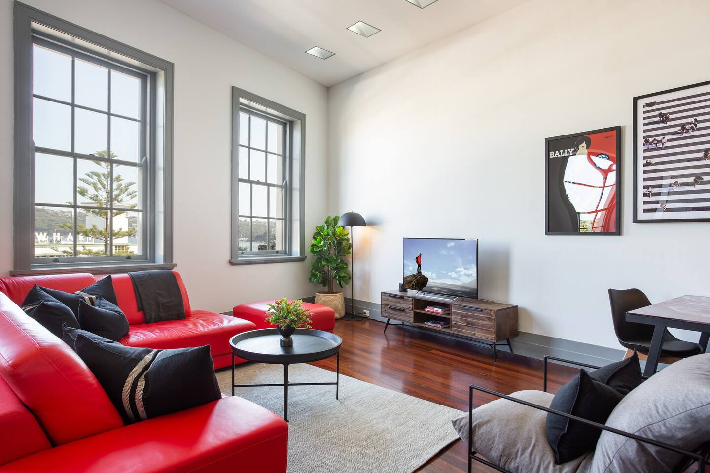 Spacious Harbourfront 3 bed 2 bath opp Wharf-views
