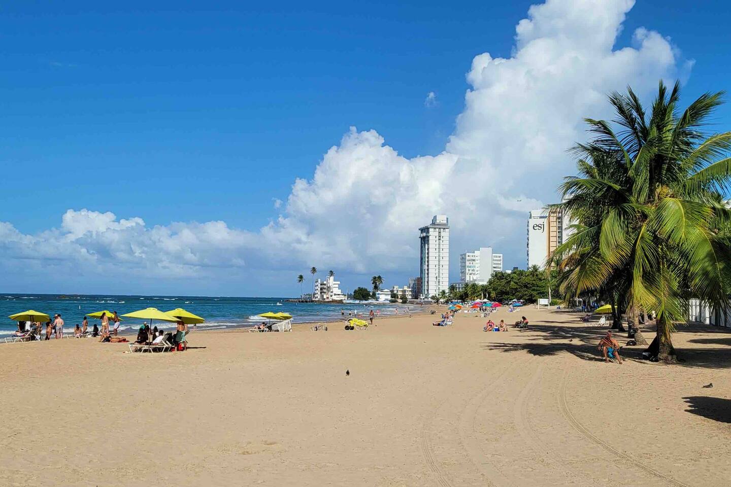 Isla Verde Studio|Steps to Beach•Pool•Free Parking
