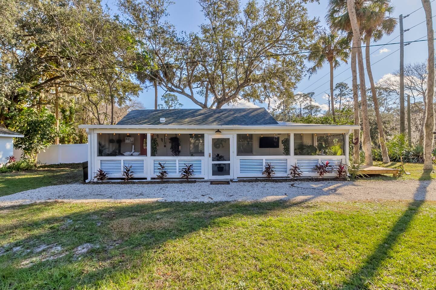 Cheerful Bungalow in New Smyrna Beach w Cozy Porch — New Smyrna Beach — vacation rental