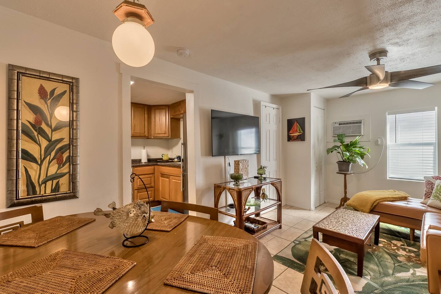 Cheerful Bungalow in New Smyrna Beach w Cozy Porch