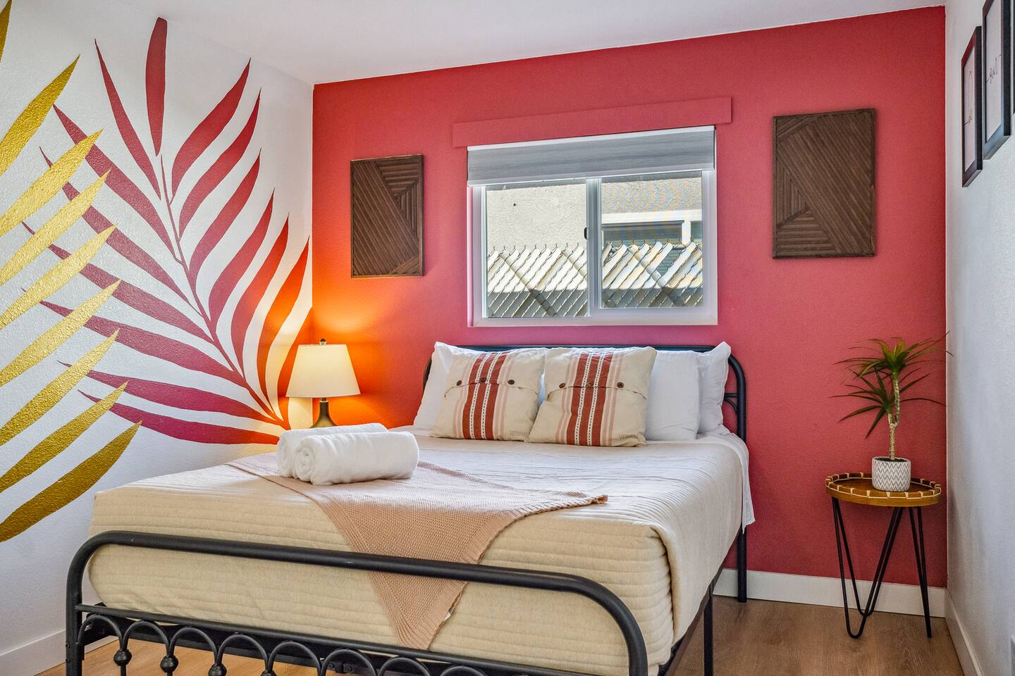 Steps to River | Pet Friendly | Sleeps 10 | Views