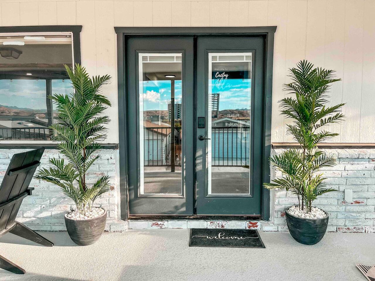 Steps to River | Pet Friendly | Sleeps 10 | Views