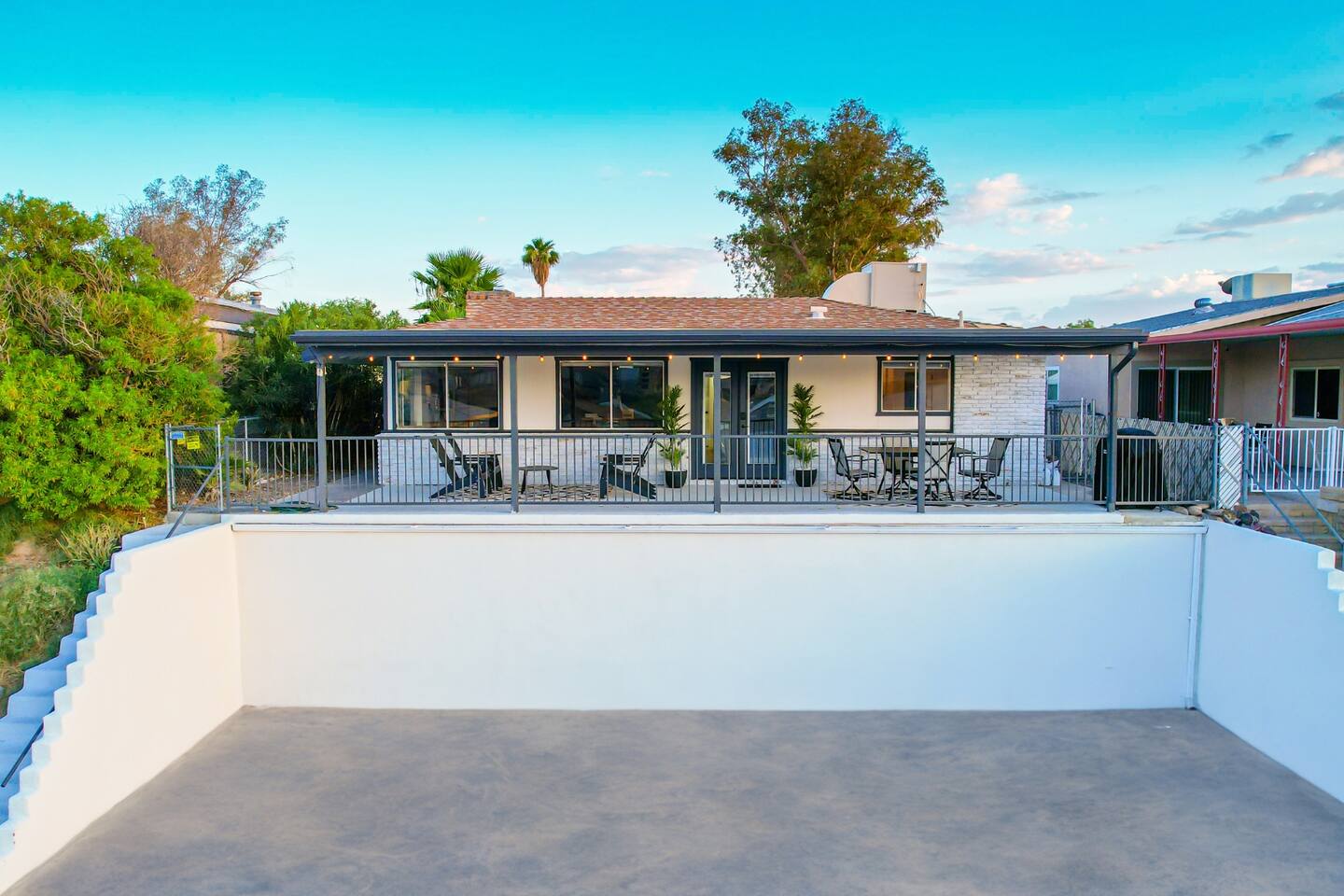 Steps to River | Pet Friendly | Sleeps 10 | Views