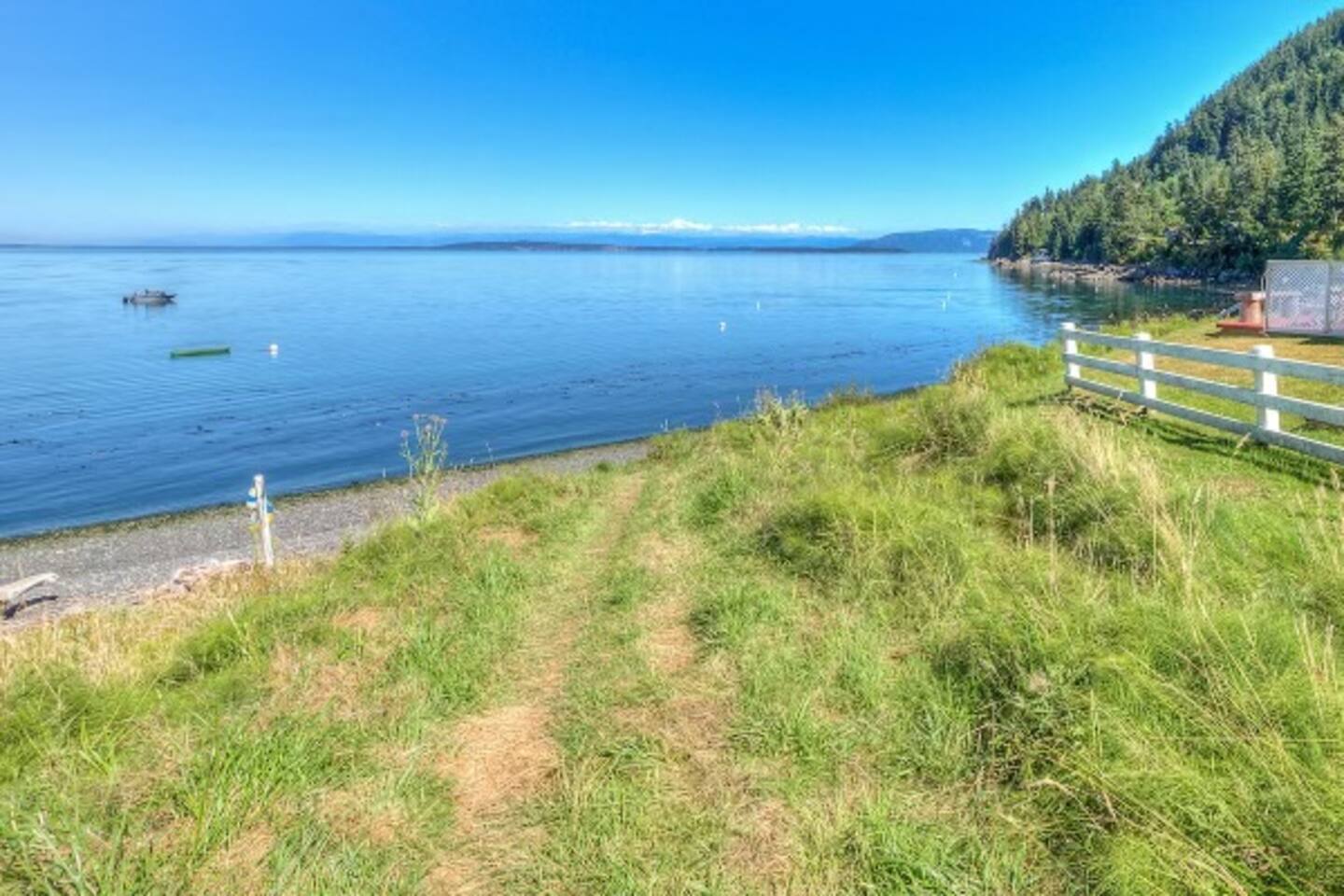Dog friendly cottage w/Hot Tub+Kayaks, & e-bike
