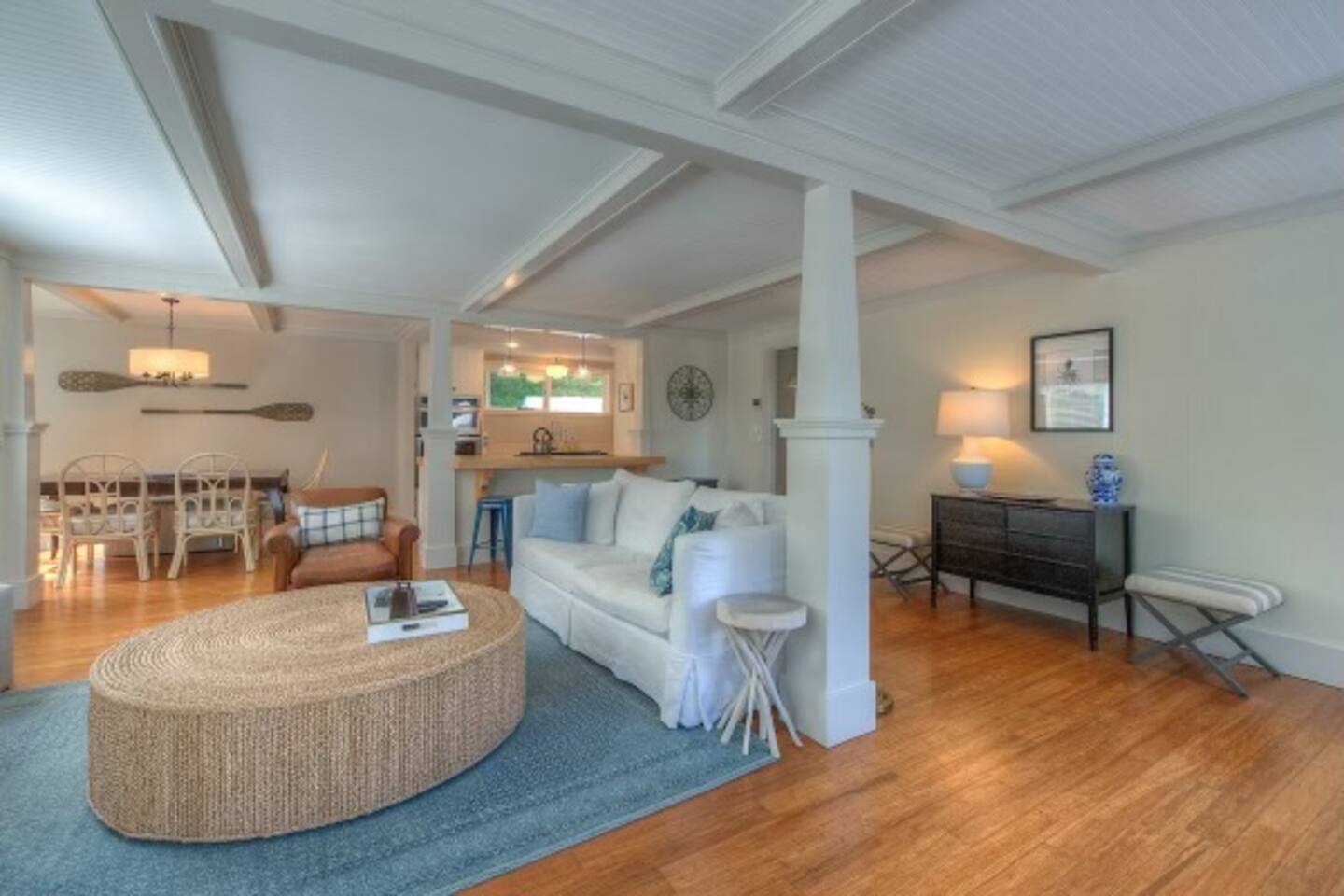 Dog friendly cottage w/Hot Tub+Kayaks, & e-bike