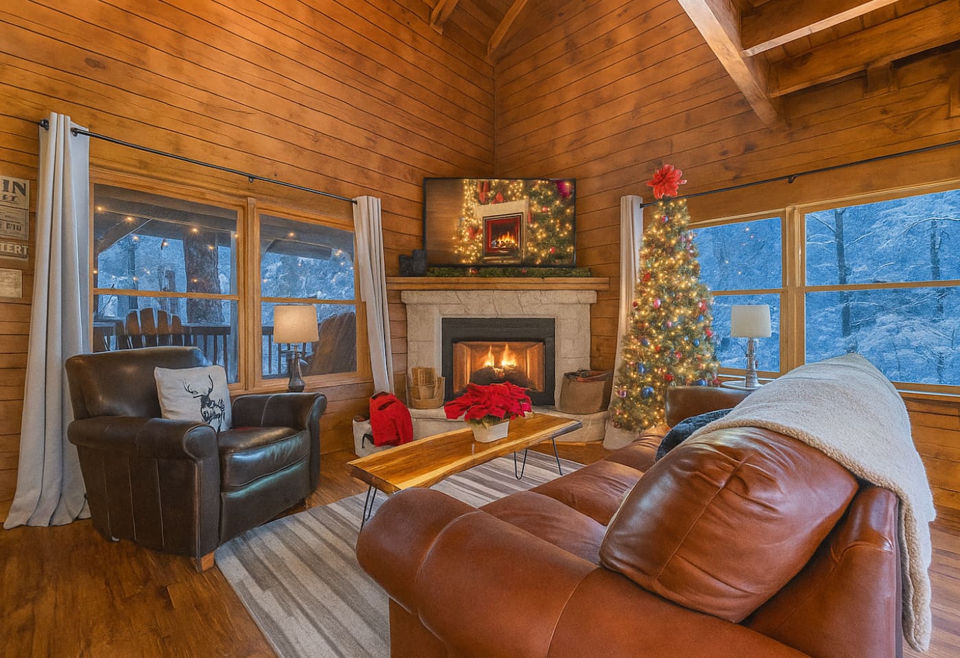 Private Playground, Fire Pit, Hot Tub, Views, Fun