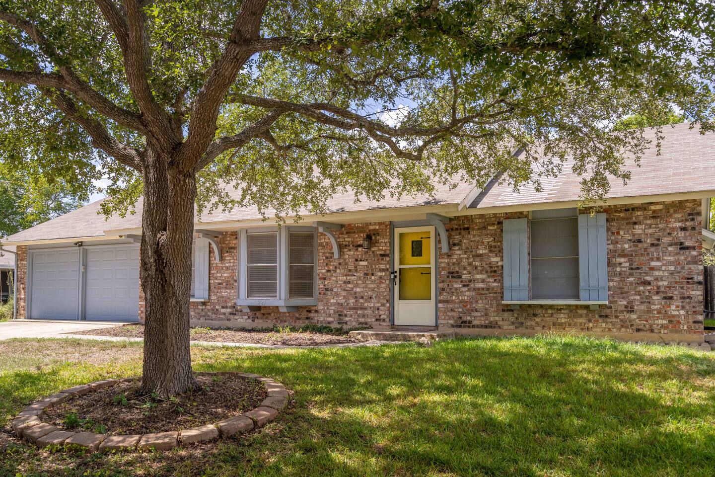 SA Randolph New Braunfels Vacation home with King Bd Sleeps 10