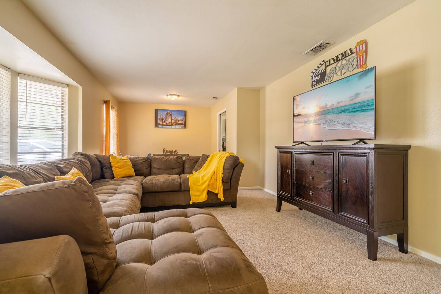 SA Randolph New Braunfels Vacation home with King Bd Sleeps 10