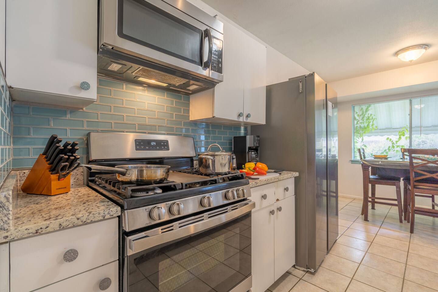 SA Randolph New Braunfels Vacation home with King Bd Sleeps 10