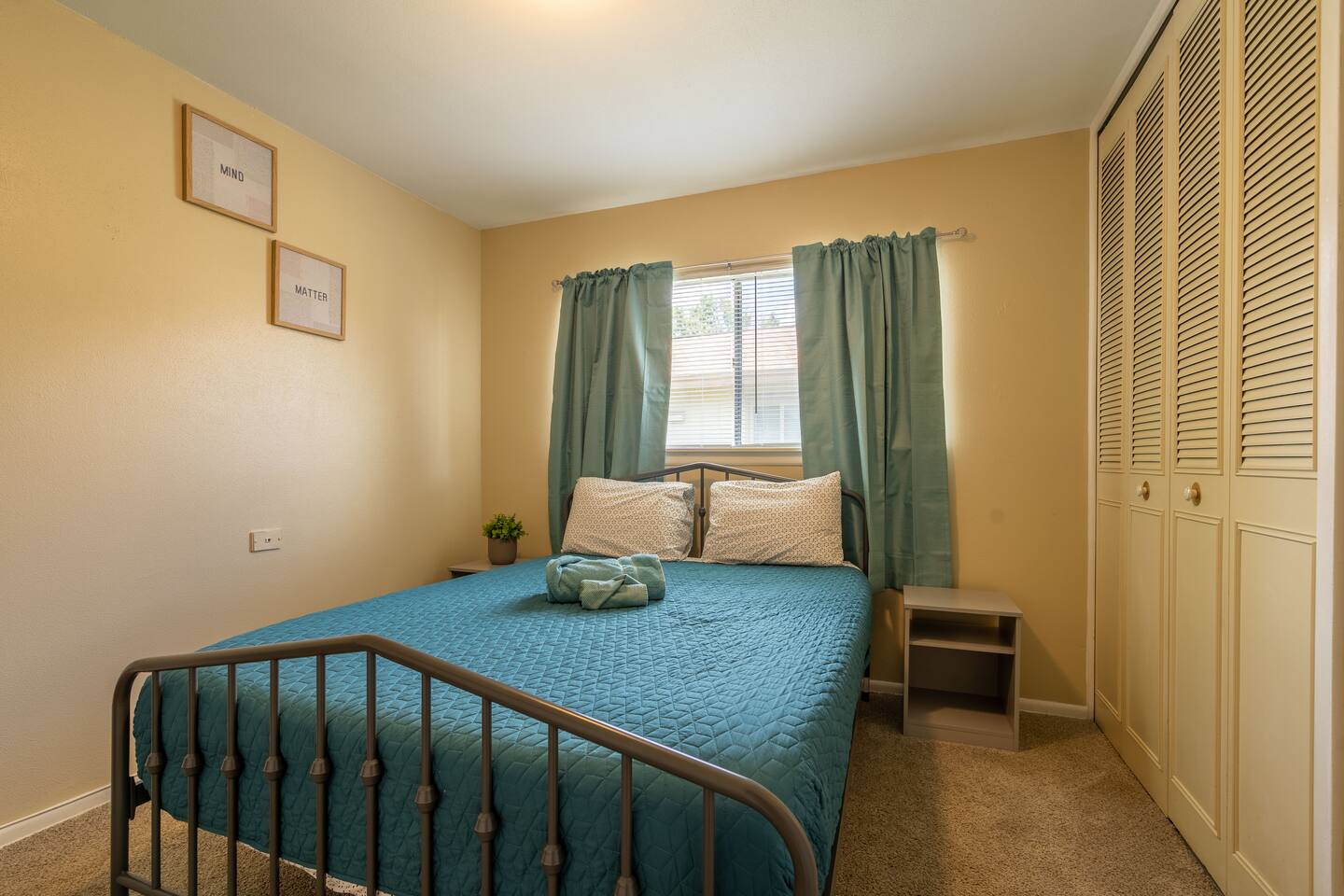 SA Randolph New Braunfels Vacation home with King Bd Sleeps 10