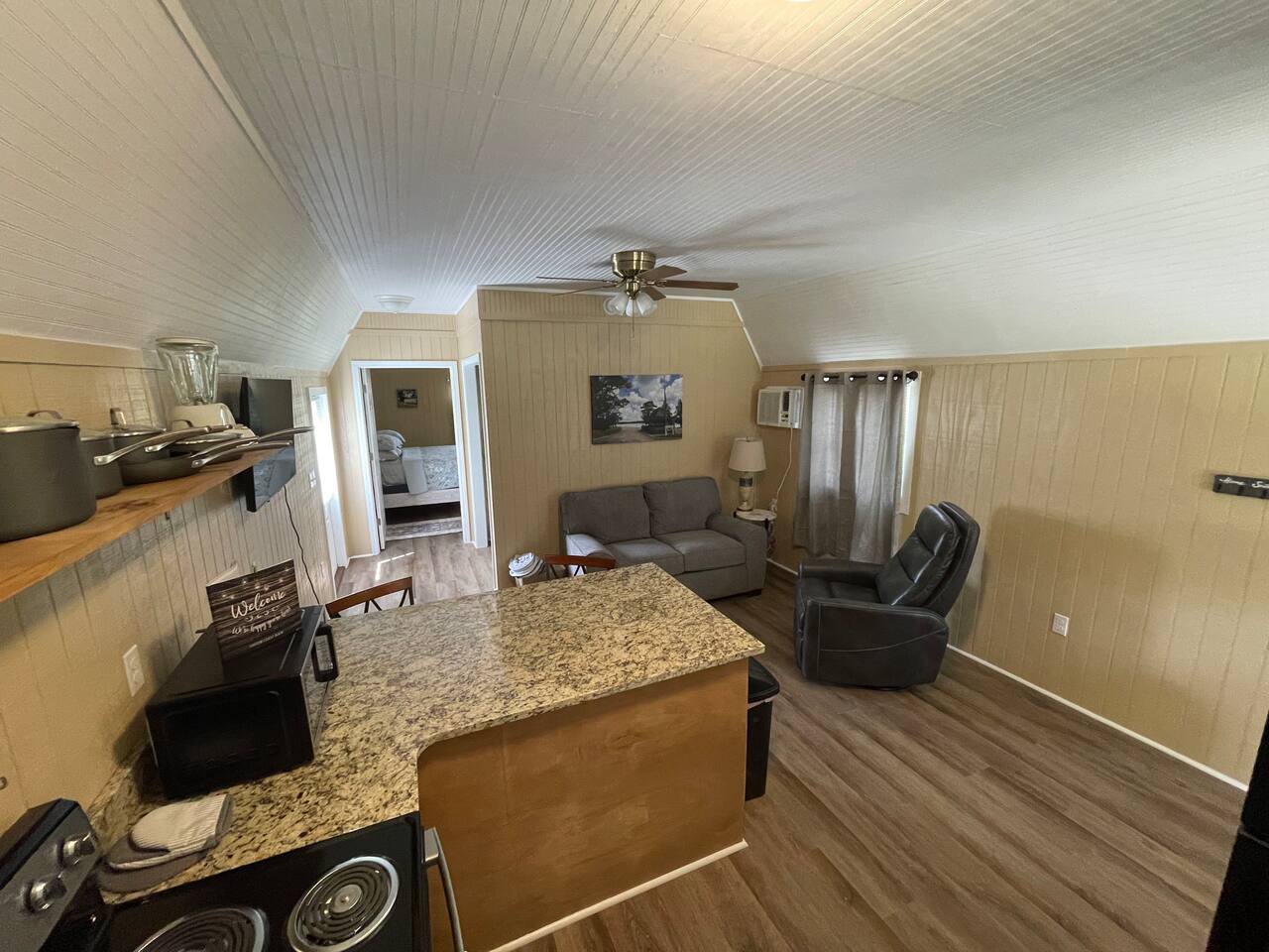 Rural Getaway. Sleeps 2, Near Paul B State Park