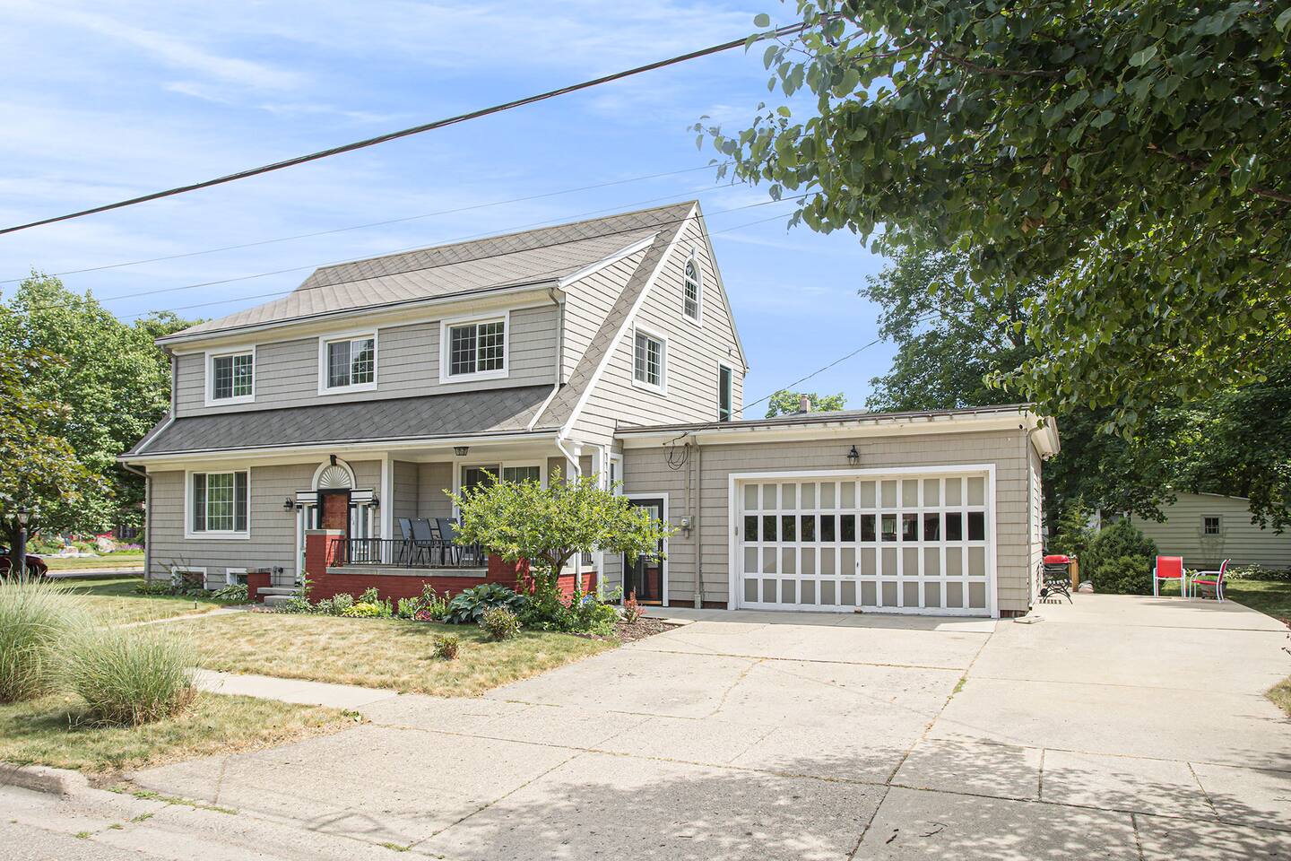 Sleeps 16+ • Spacious Home • Minutes from Kellogg — Battle Creek — vacation rental