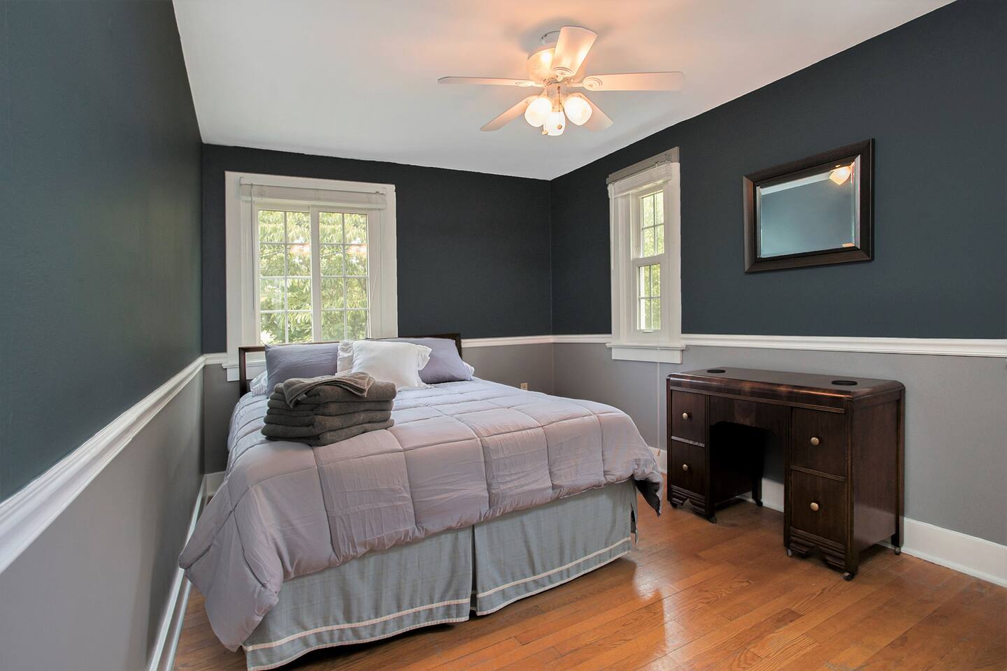 Sleeps 16+ • Spacious Home • Minutes from Kellogg
