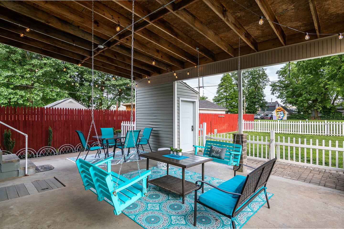 Sleeps 10 • Outdoor Patio • Walk to Downtown — Jeffersonville — vacation rental