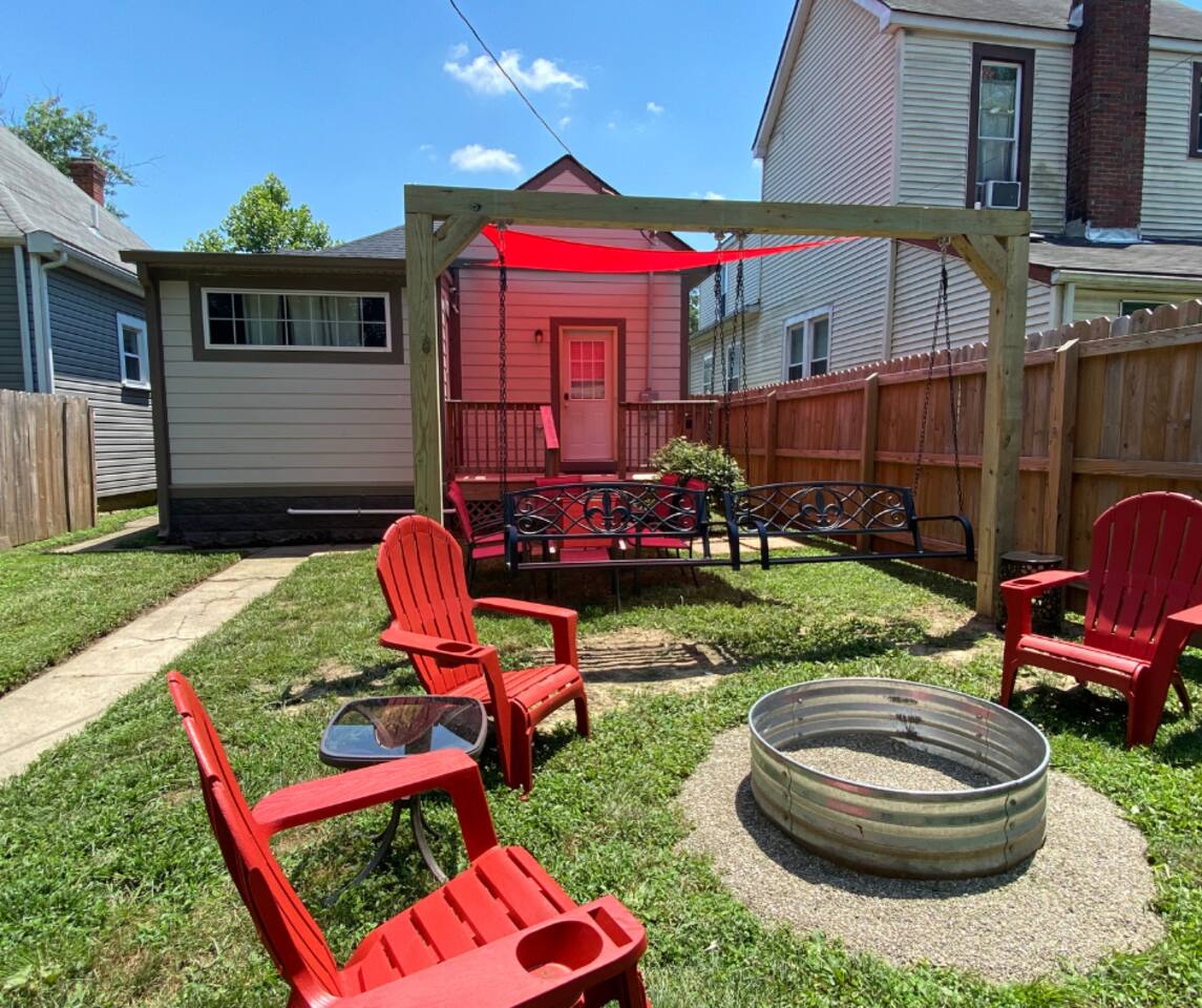 Sleeps 10 • Backyard & Fire Pit • Near Louisville — New Albany — vacation rental