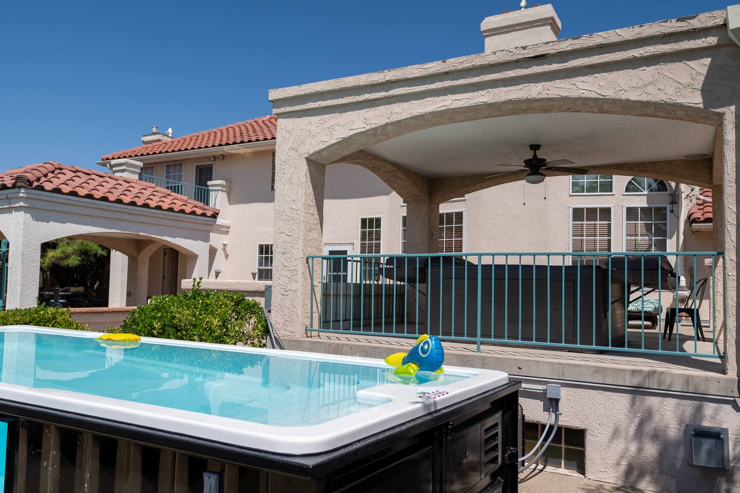 》3800ft Pool Hot Tub Sleep 18 & Mtn Views Billiard