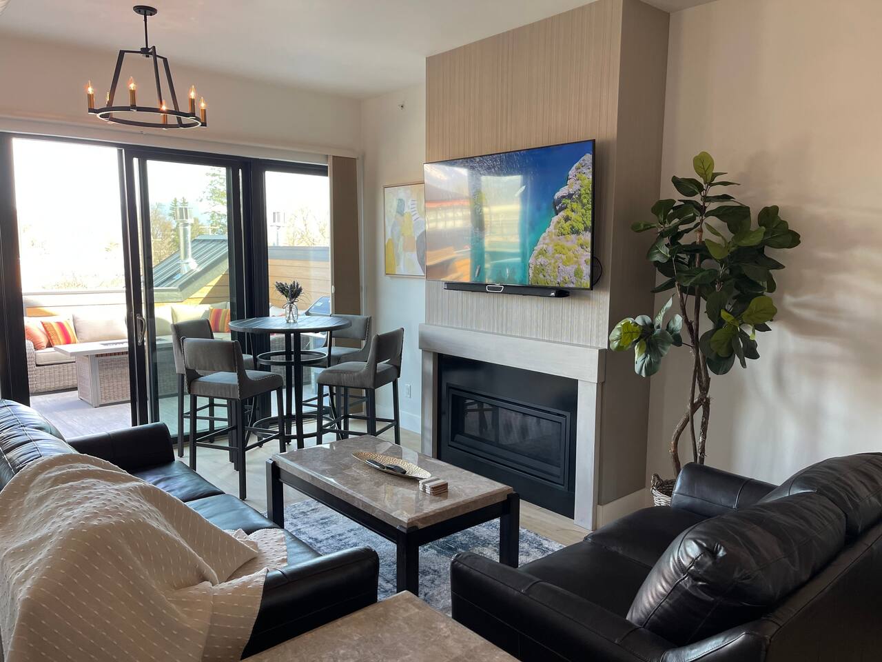 Luxury 2BR/2BA Penthouse w/Hot Tub on Central Ave