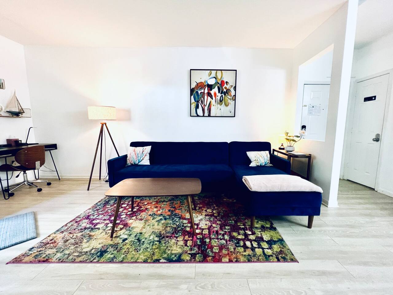 o STUNNING CONDO MINUTES FROM GORGEOUS BEACHES o