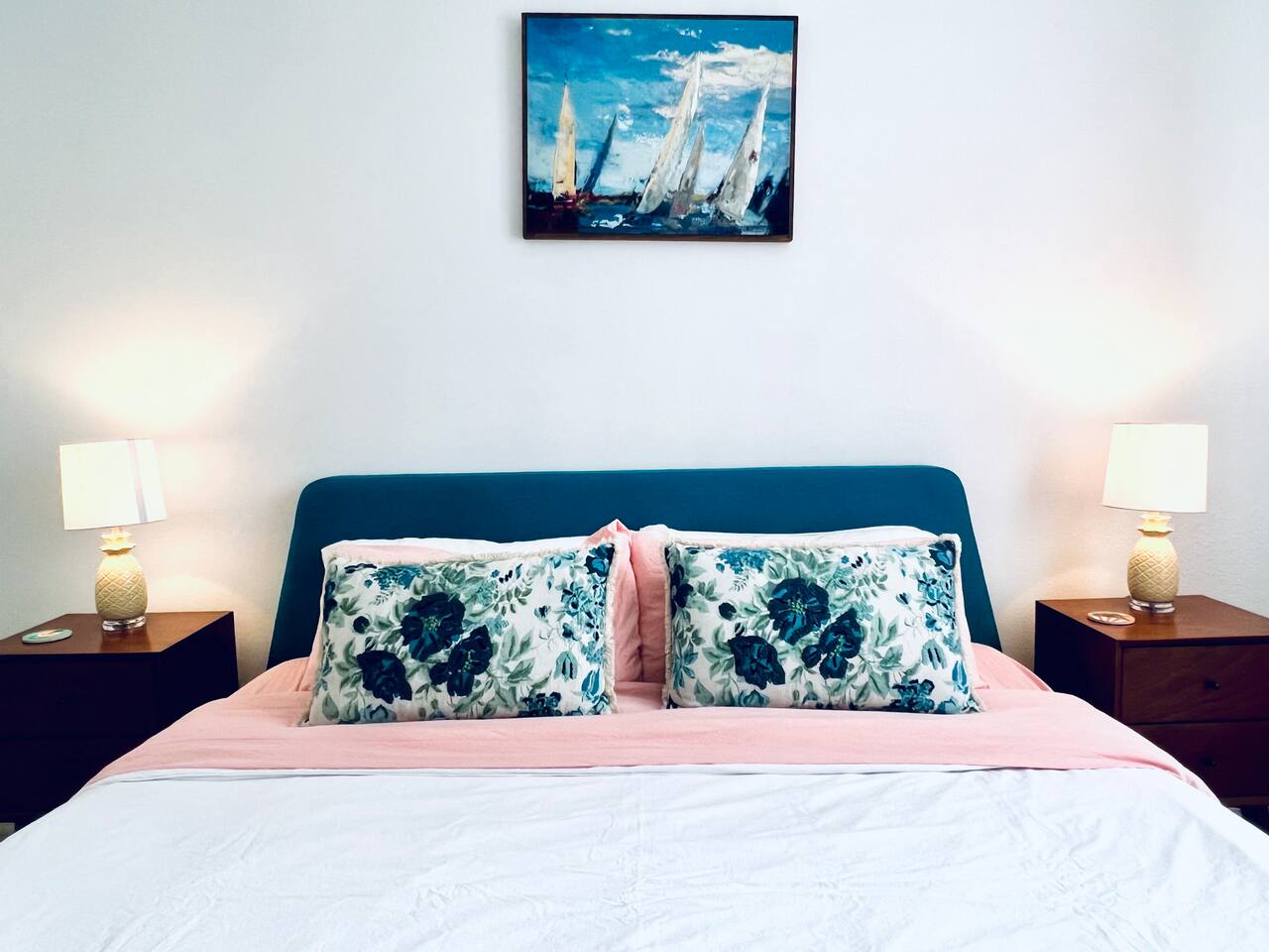 o STUNNING CONDO MINUTES FROM GORGEOUS BEACHES o