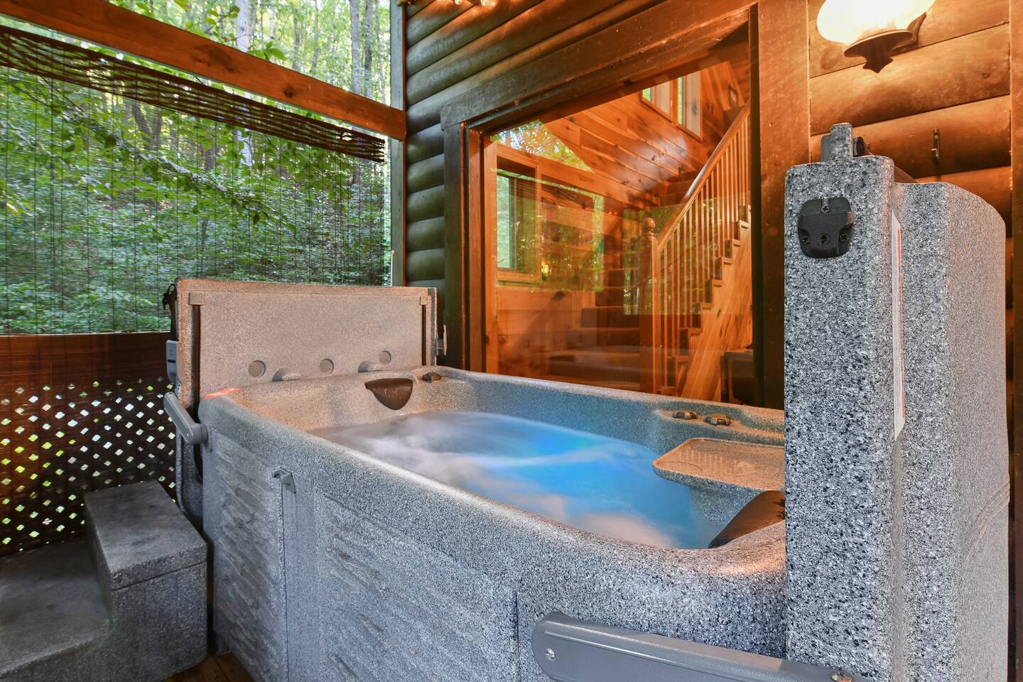 Cozy Couples Cabin! Hot Tub! Romantic!