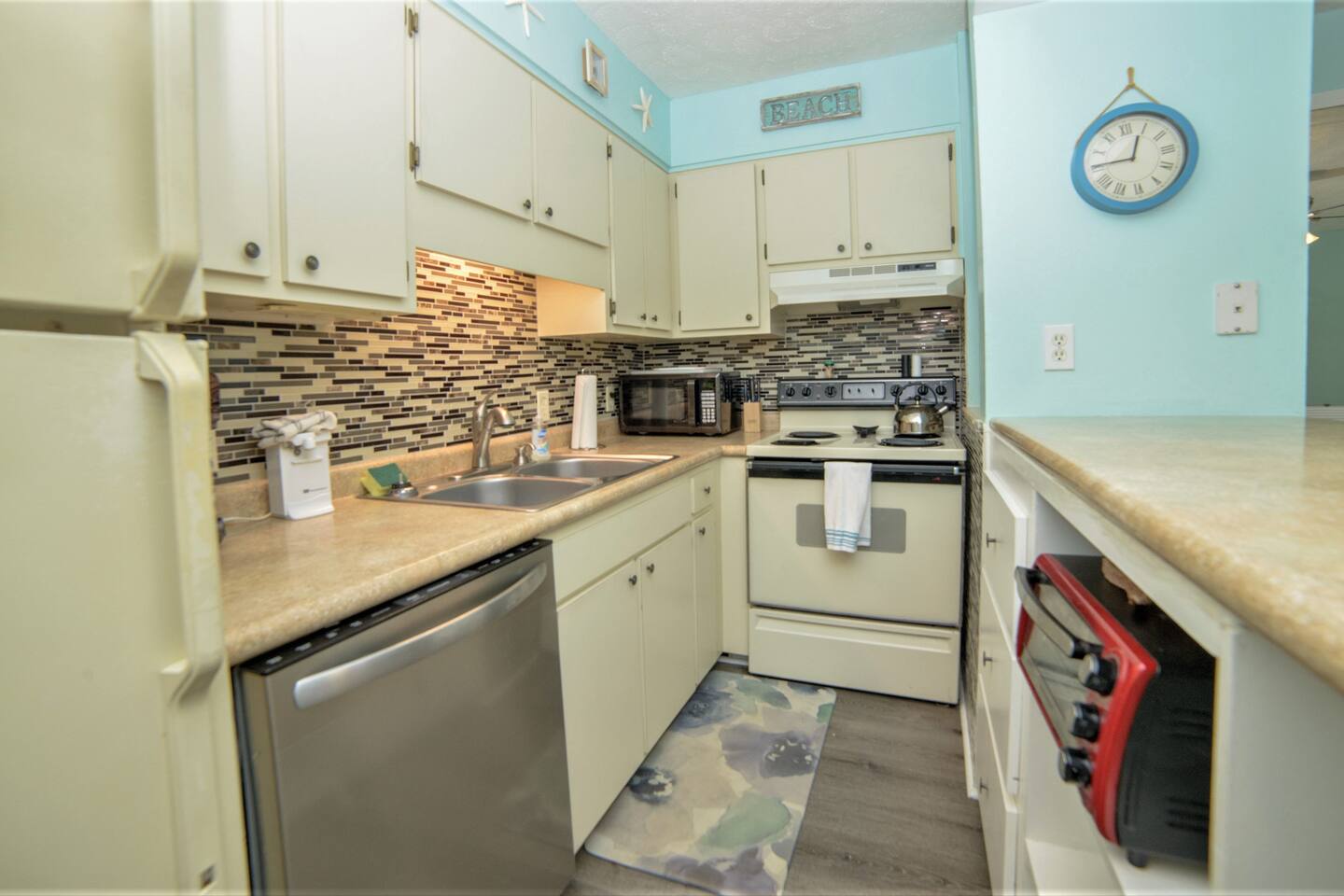 Sunswept 102-Beachfront 1br with Beautiful Views