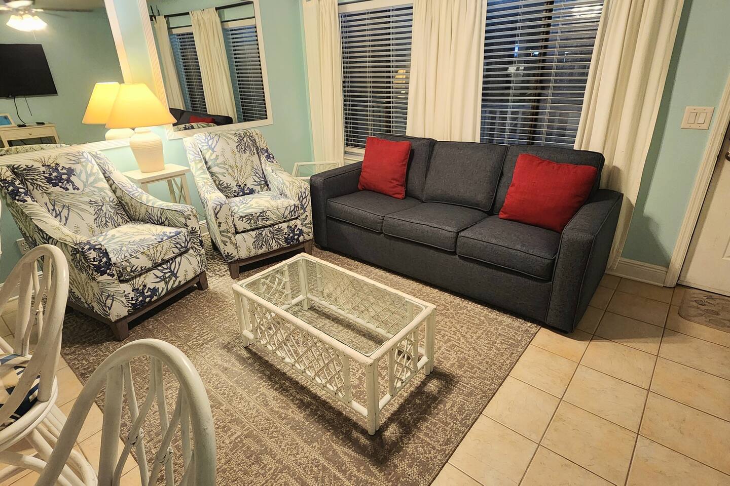 Sunswept 102-Beachfront 1br with Beautiful Views