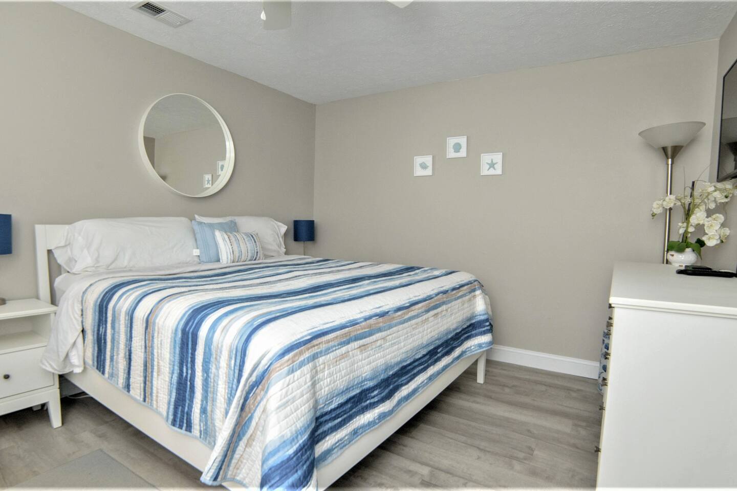 Susnwept 109-Newly Renovated Ocean Front Condo