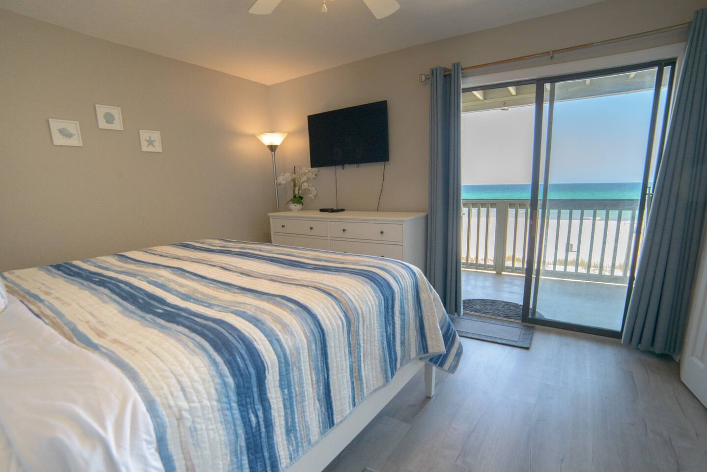 Susnwept 109-Newly Renovated Ocean Front Condo