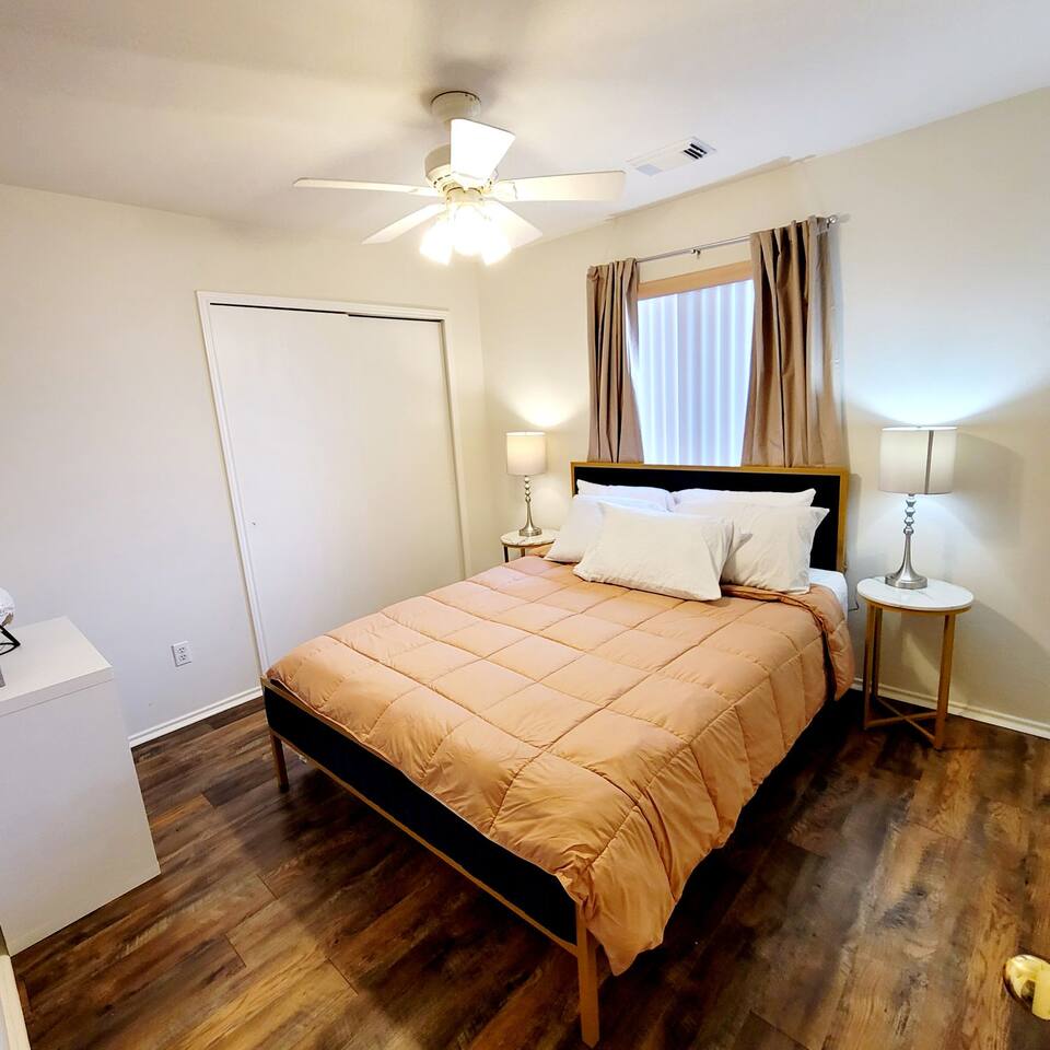 Spacious Bandera Family Fun House with King bed