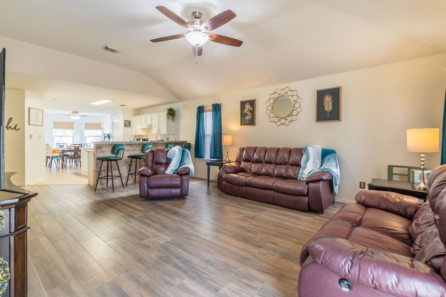 Spacious Bandera Family Fun House with King bed — San Antonio — vacation rental