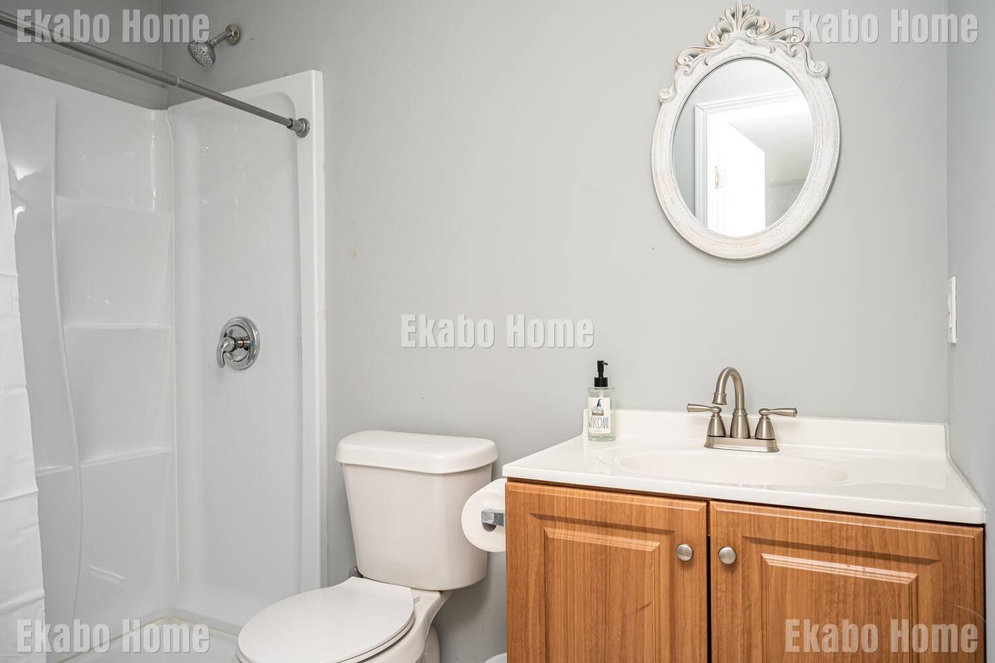 Unwind in a Modern Suite near Marietta Square