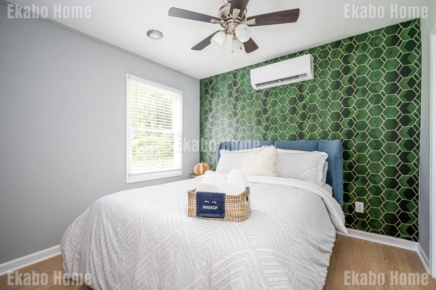 Unwind in a Modern Suite near Marietta Square