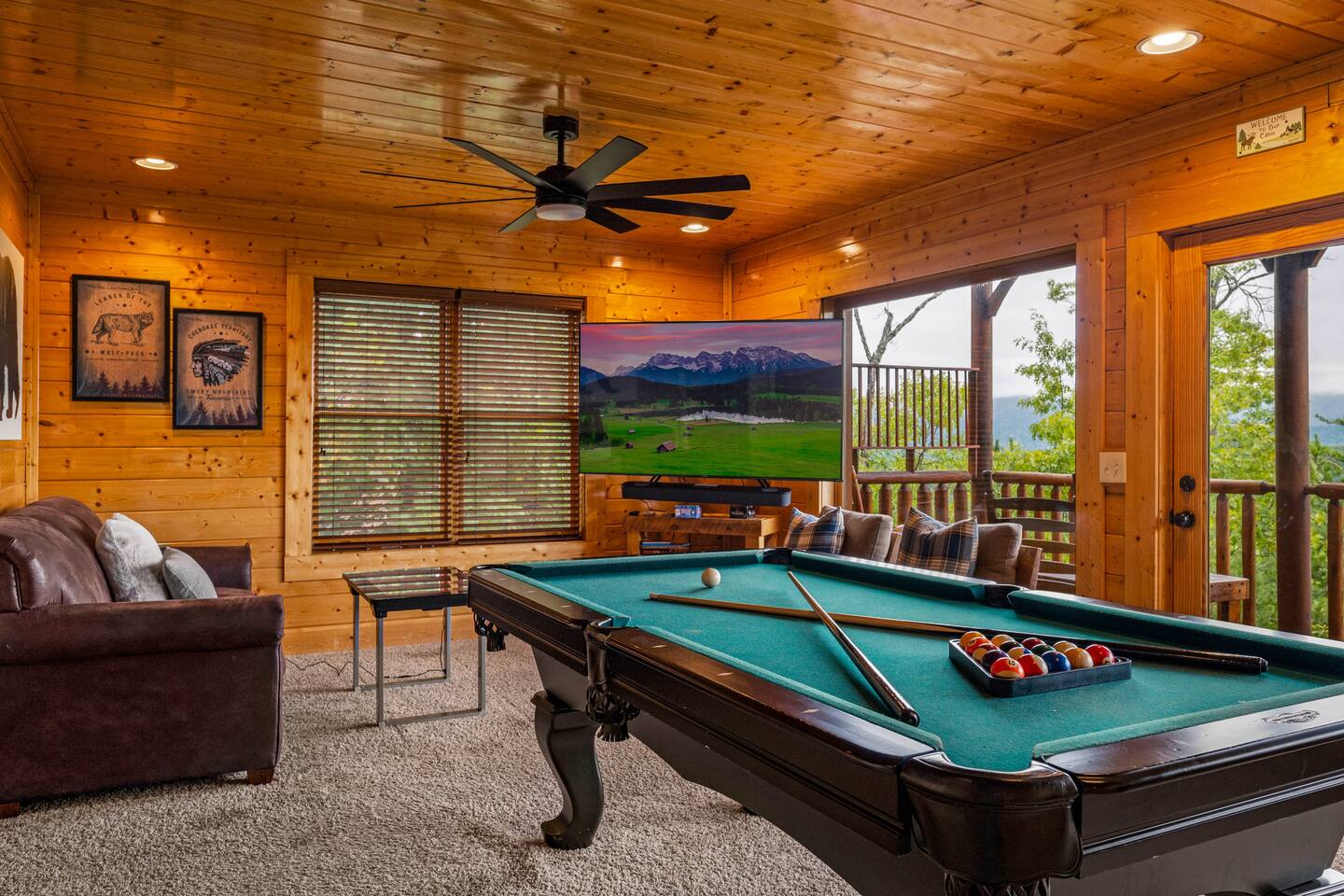 Panoramic View Cabin with Hot Tub