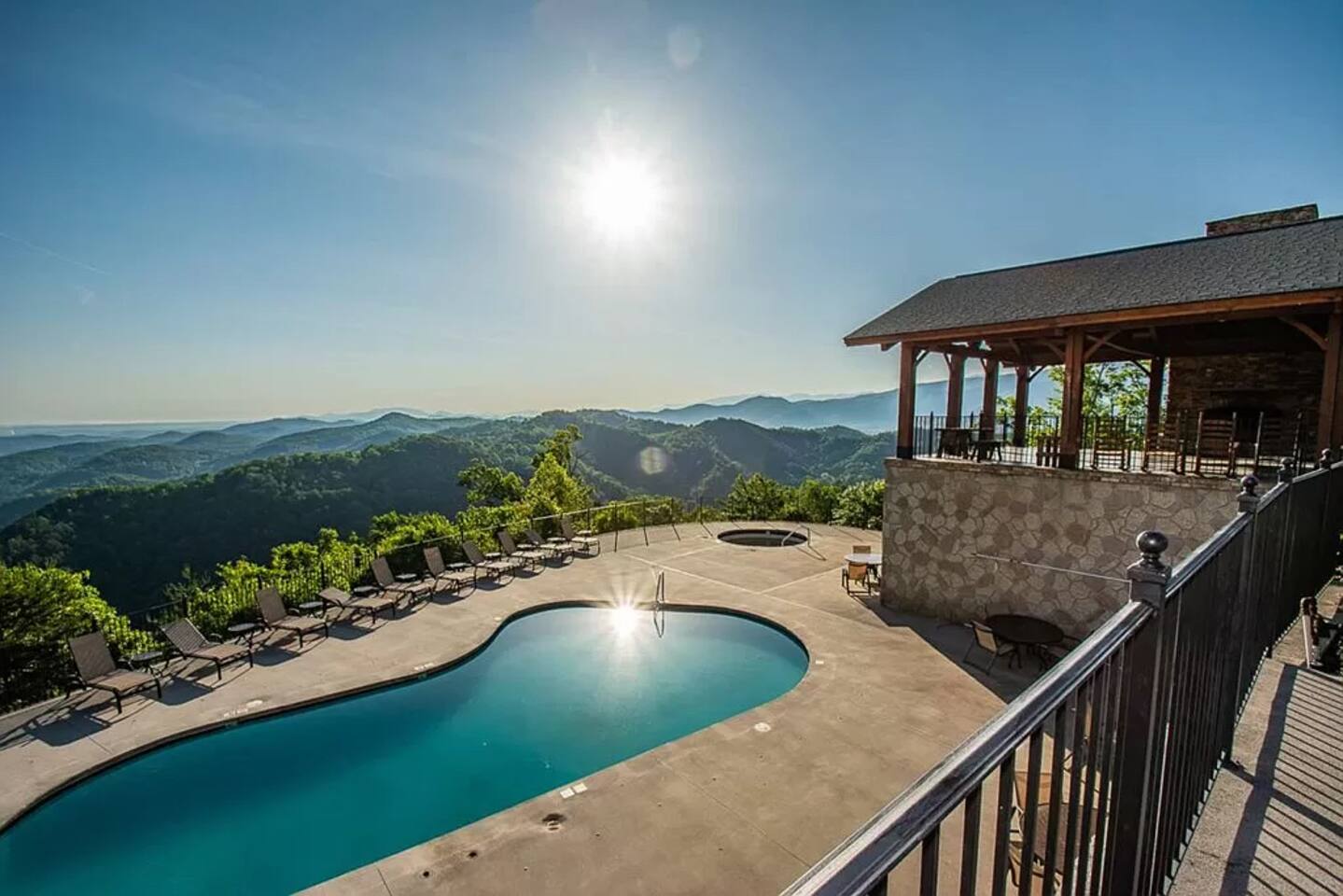 Panoramic View Cabin with Hot Tub