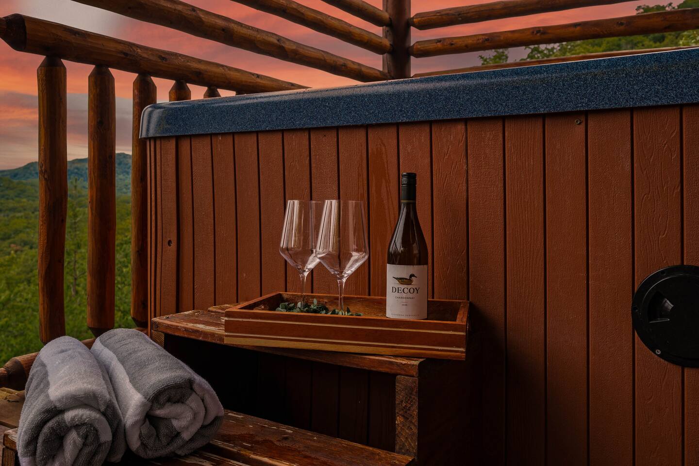 Panoramic View Cabin with Hot Tub