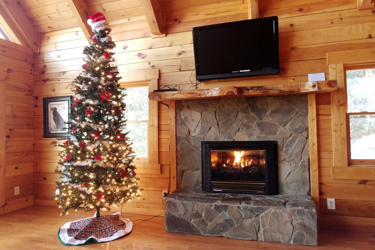 Spacious Cabin Escape | HotTub | Pool Table | Pets