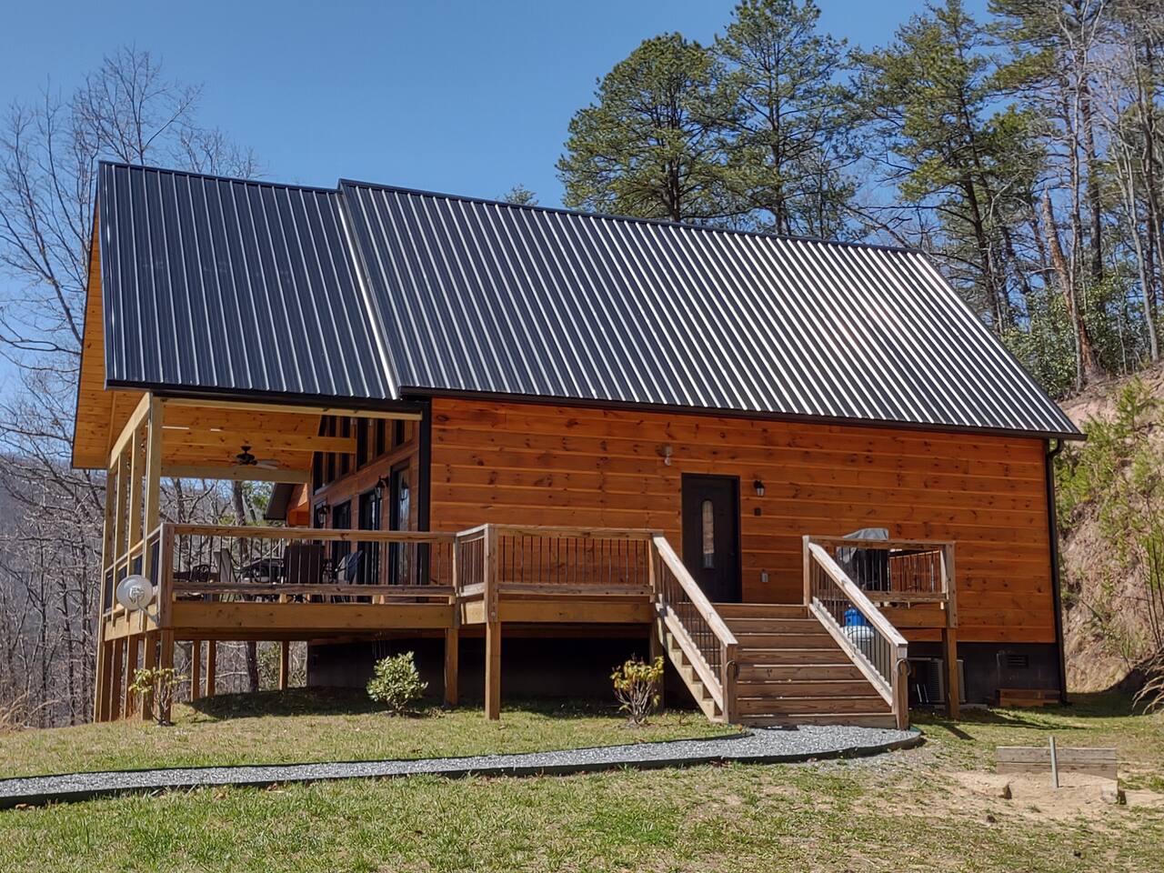 Majestic View | Near Town/Train | FirePit | HotTub