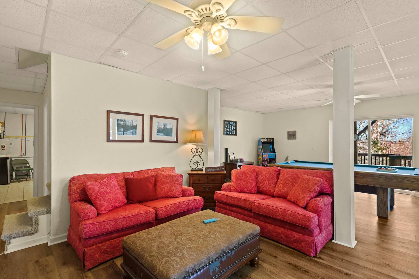 Beech Mountain Ski Lodge & hot tub. Easy Parking!