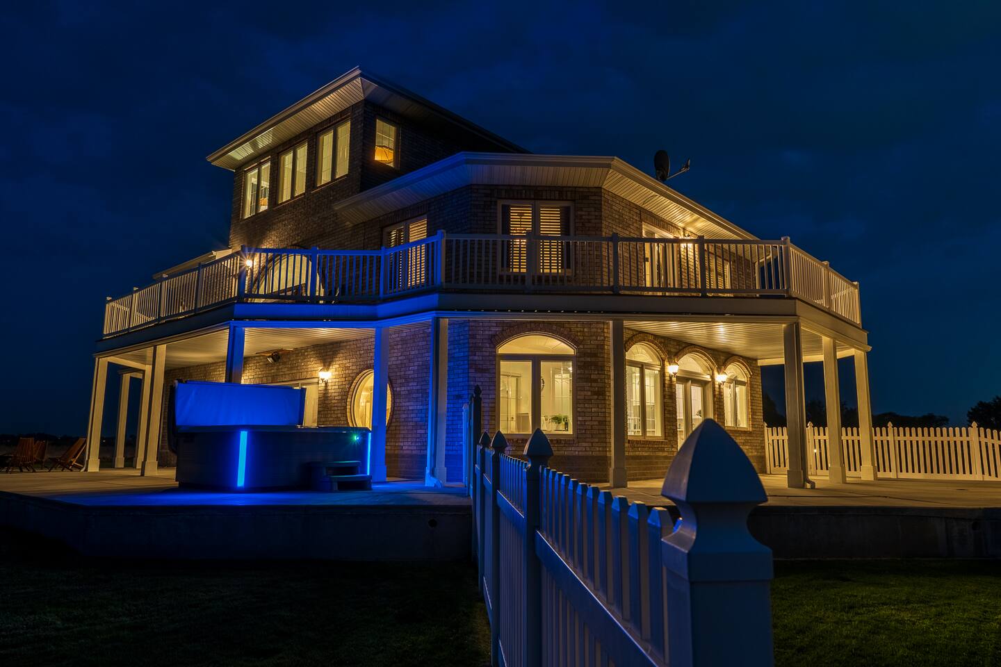 Canyon Rim, Privacy, Hot-Tub, Theater, Relaxation!