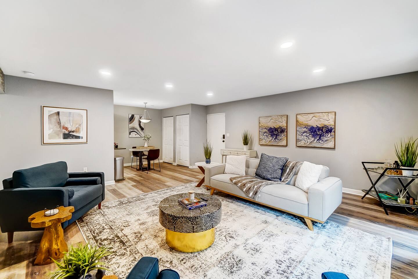 Walk to Mt. Lookout Square- Free Parking! — Cincinnati — vacation rental