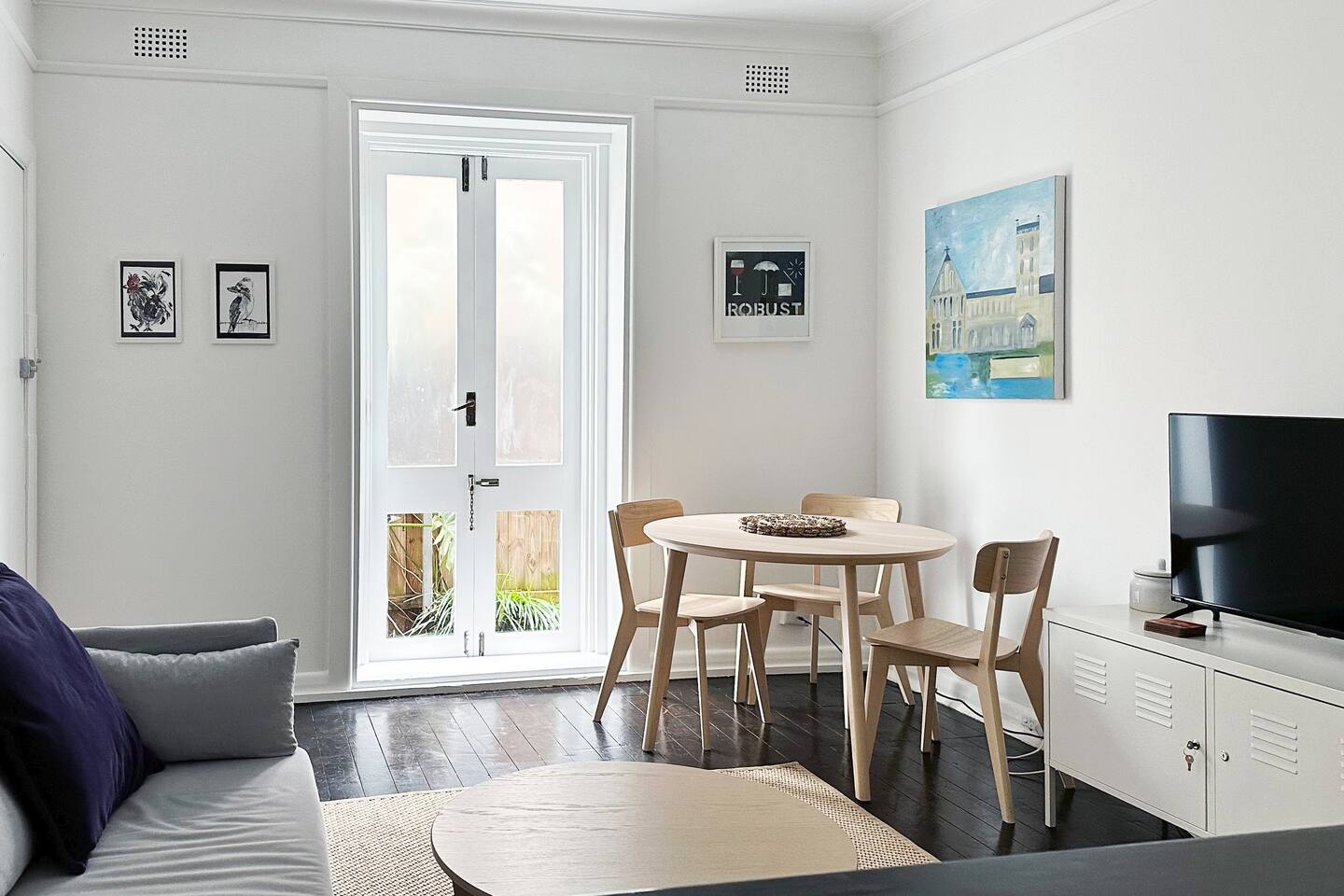 Level access, 2 mins walk to Corso, Wharf, Harbour