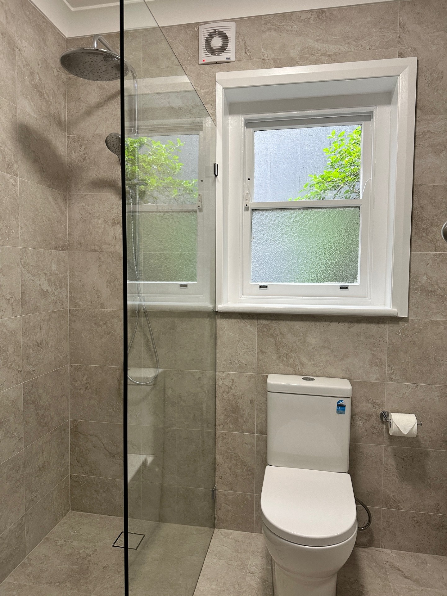 Level access, 2 mins walk to Corso, Wharf, Harbour