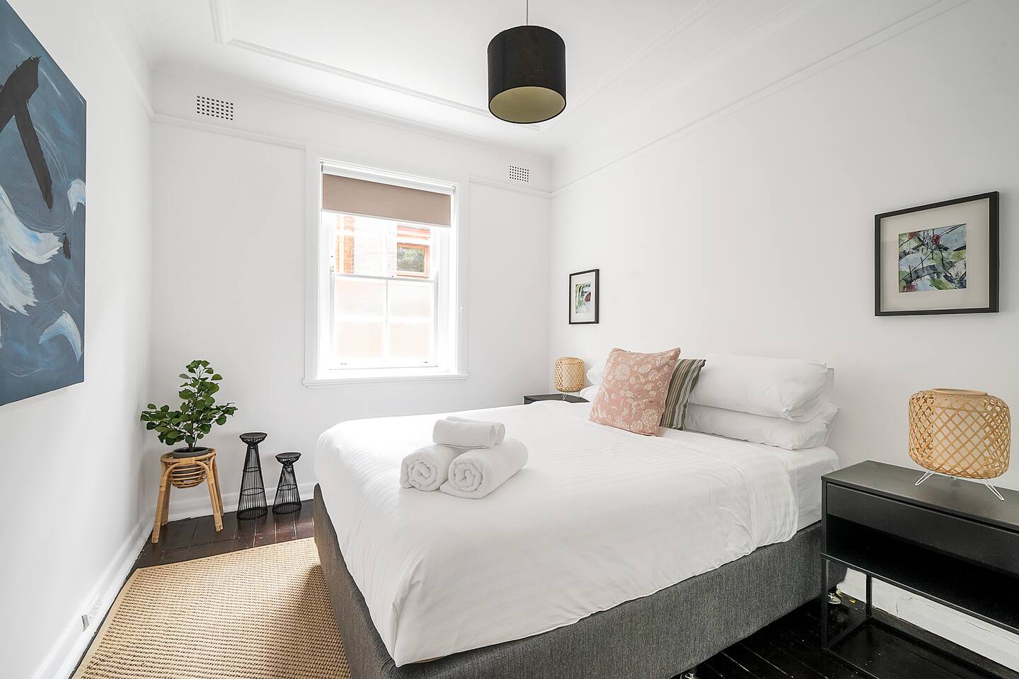 Level access, 2 mins walk to Corso, Wharf, Harbour